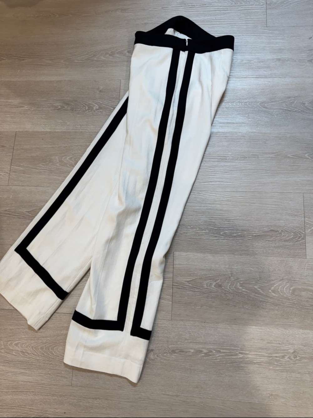 White House Black Market pants